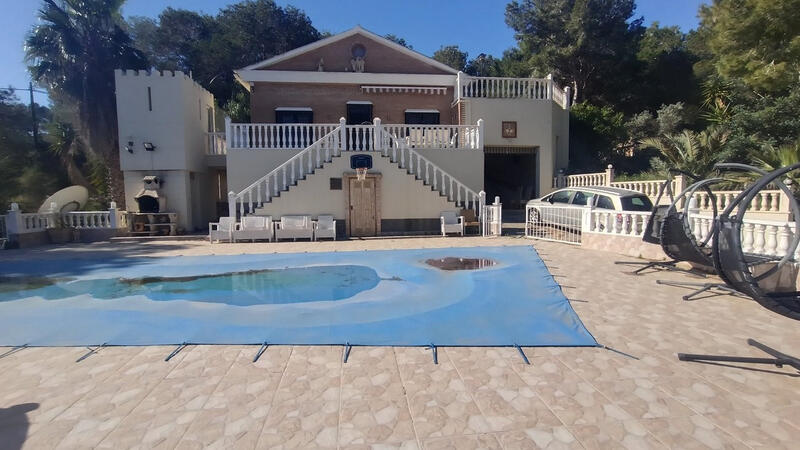 5 bedroom Villa for sale