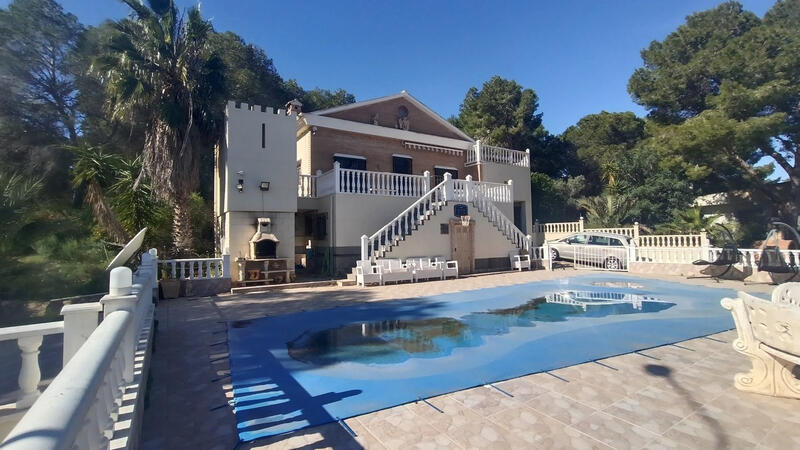 5 bedroom Villa for sale