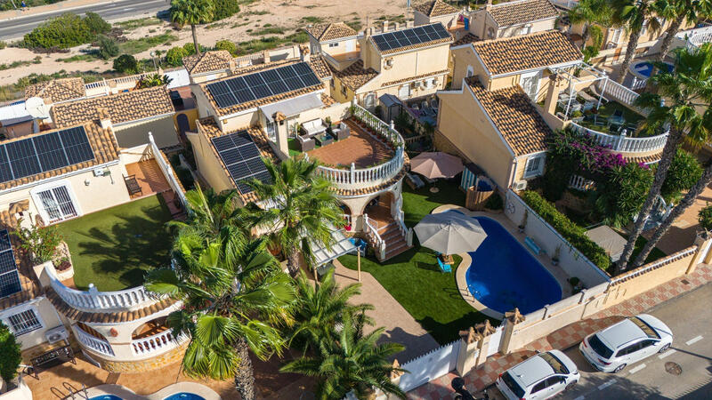 6 bedroom Villa for sale