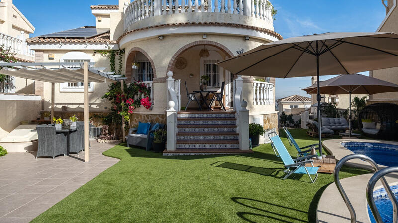 6 bedroom Villa for sale