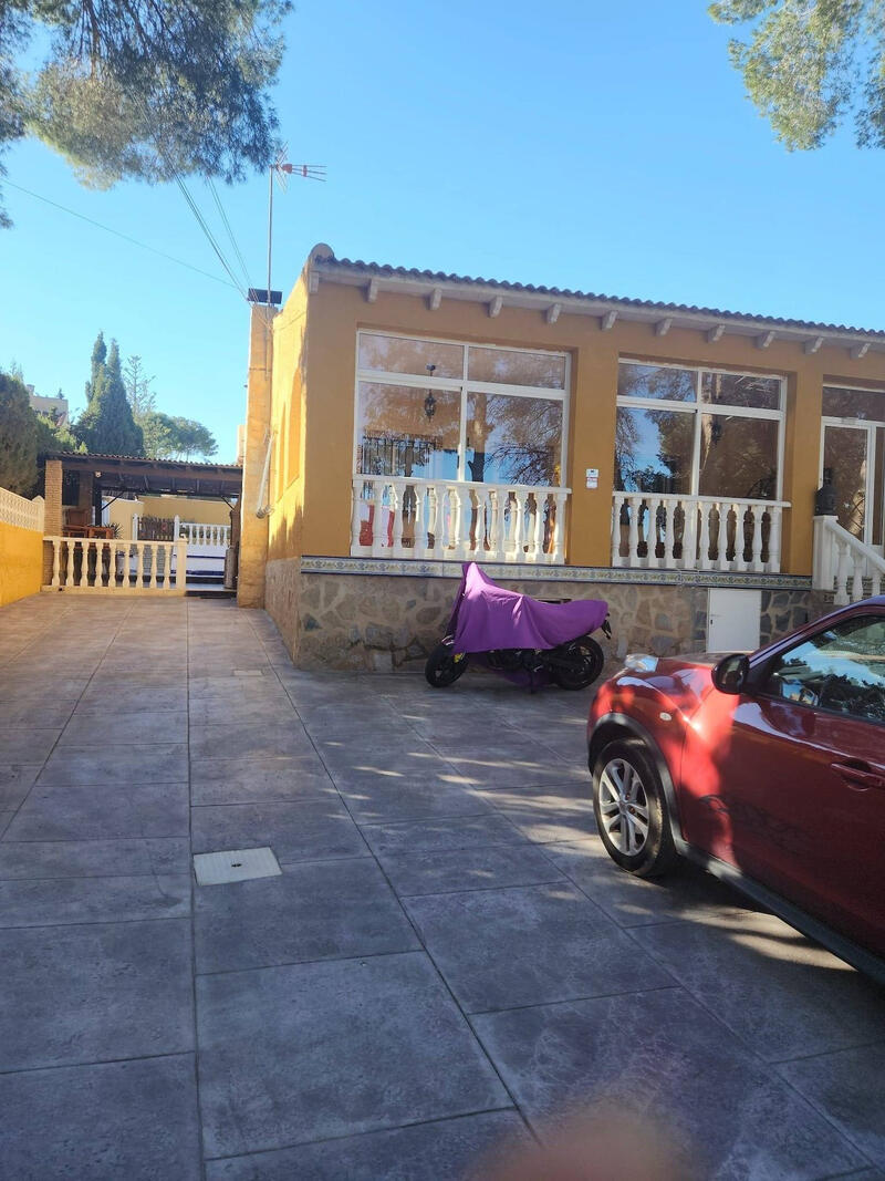 Villa en venta en Torrevieja, Alicante