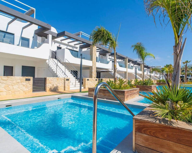 Townhouse for sale in Punta Prima, Alicante