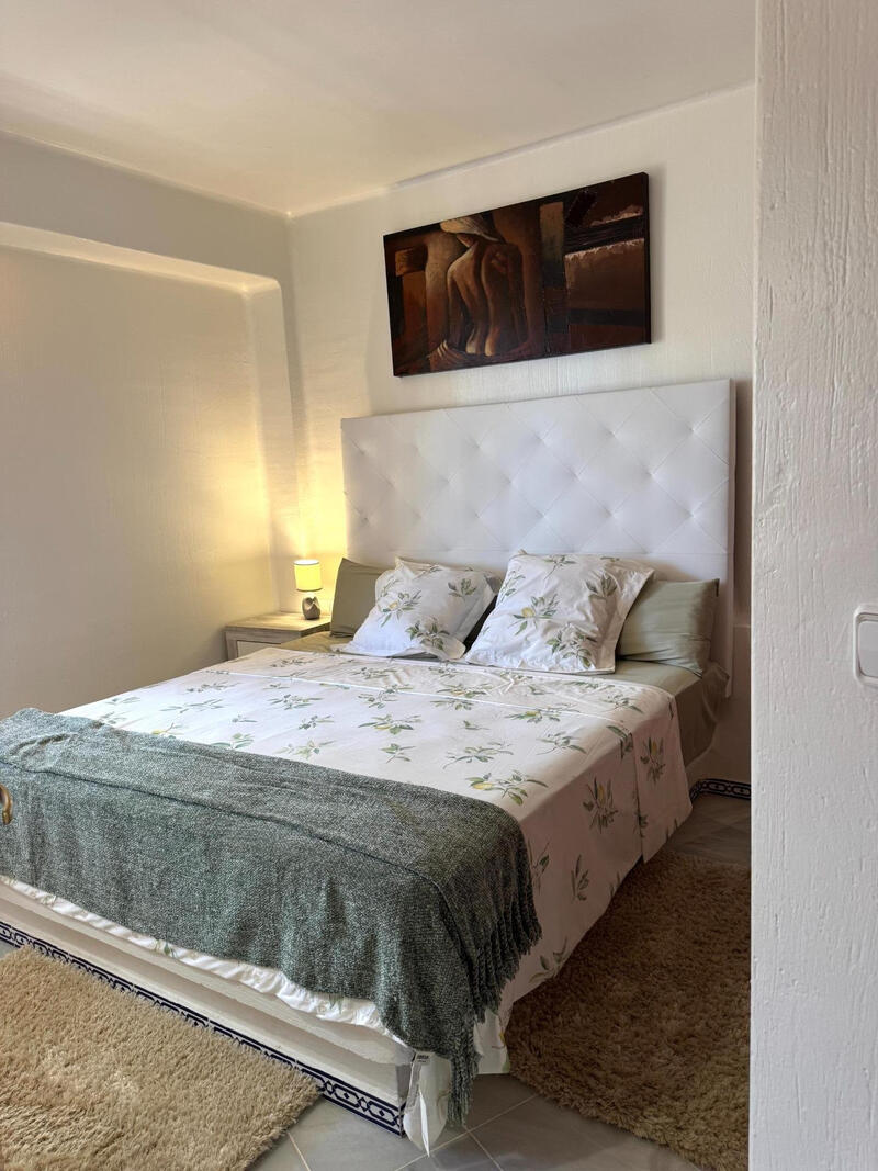 3 спальная комната квартира продается