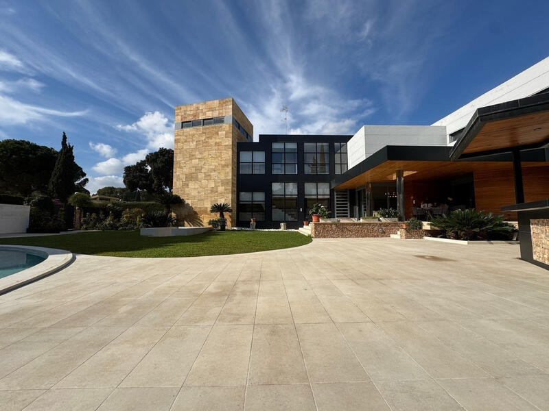 7 спальная комната вилла продается 7 спальная комната вилла продается