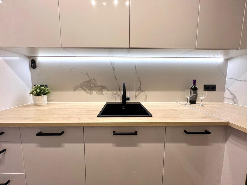 3 спальная комната городская тюрьма продается