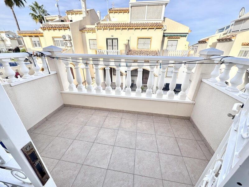 5 спальная комната городская тюрьма продается