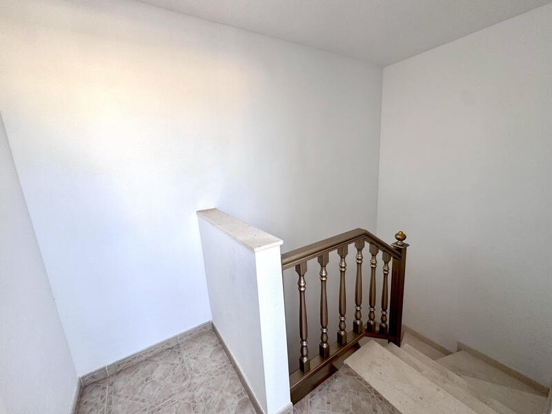 5 спальная комната городская тюрьма продается