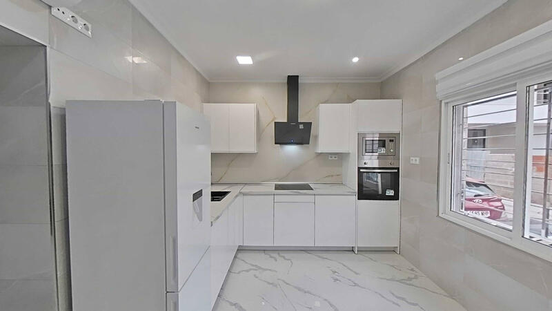 3 спальная комната городская тюрьма продается 3 спальная комната городская тюрьма продается