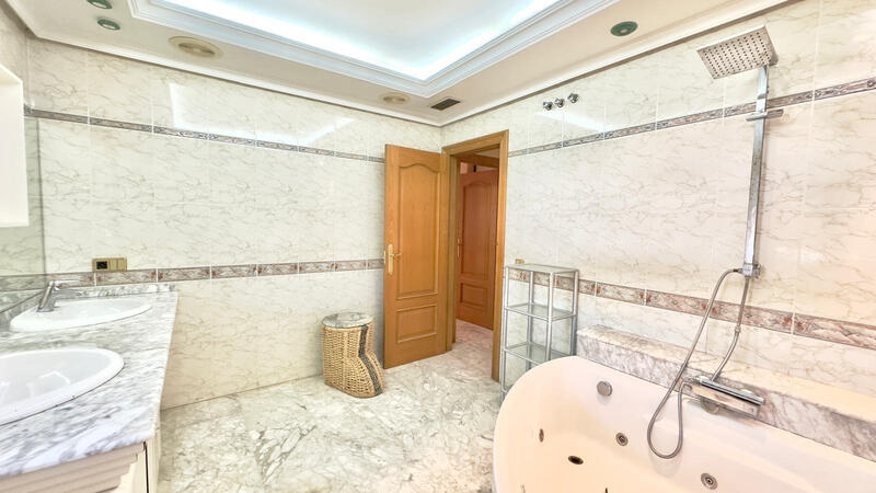 2 Schlafzimmer Appartement zu verkaufen