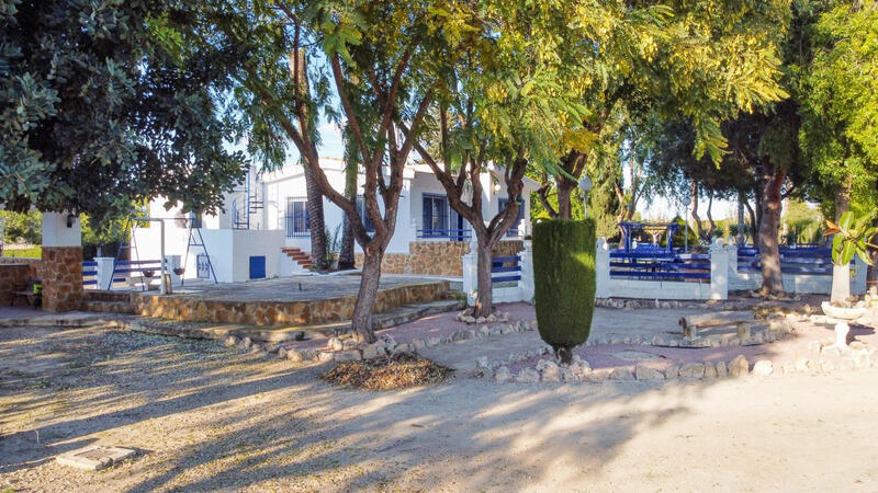 4 спальная комната вилла продается