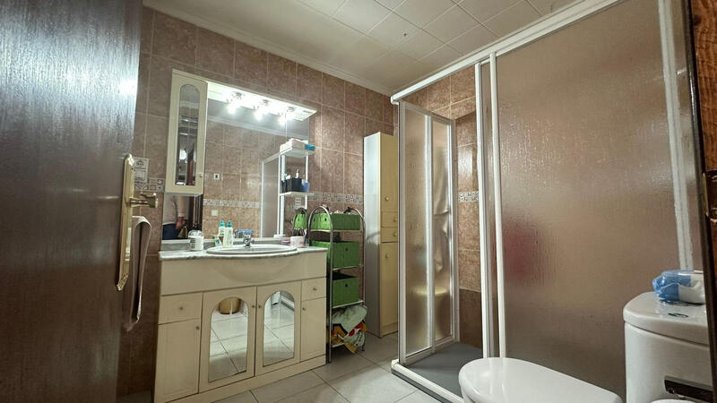 4 спальная комната квартира продается