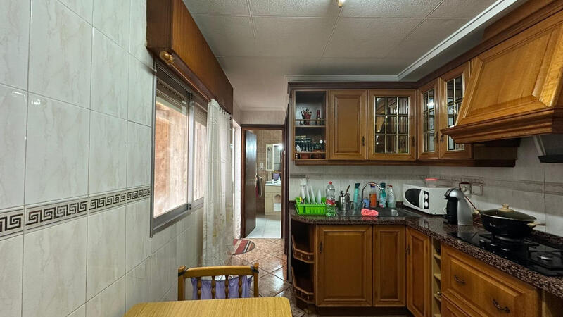 4 спальная комната квартира продается