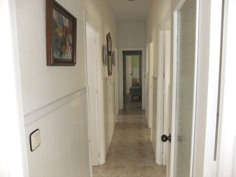 5 soveværelse Byhus til salg