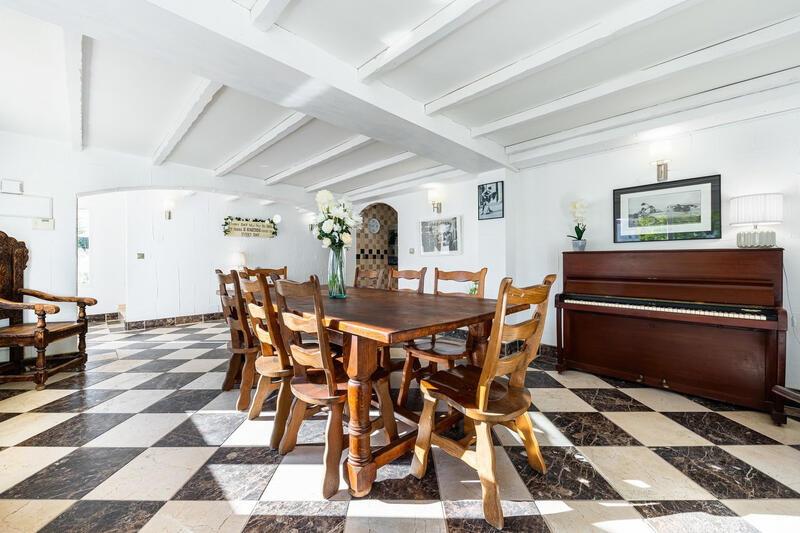 7 спальная комната вилла продается