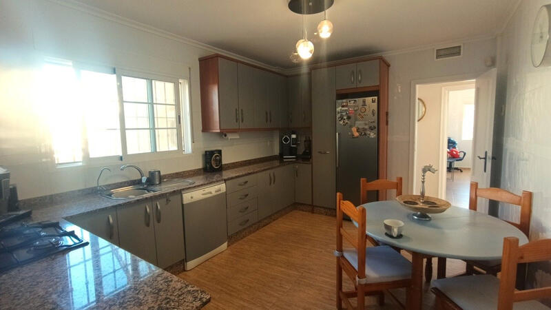 4 slaapkamer Villa Te koop