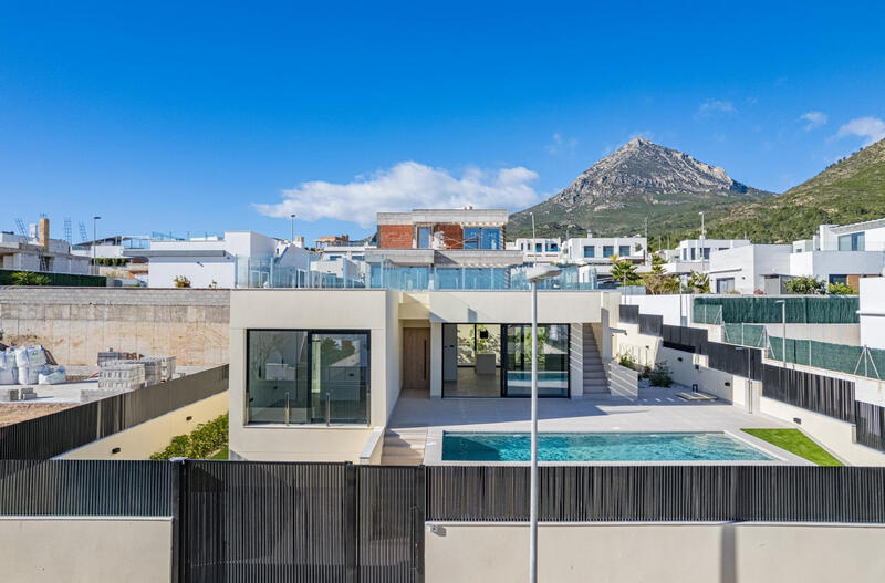 4 bedroom Villa for sale 4 bedroom Villa for sale