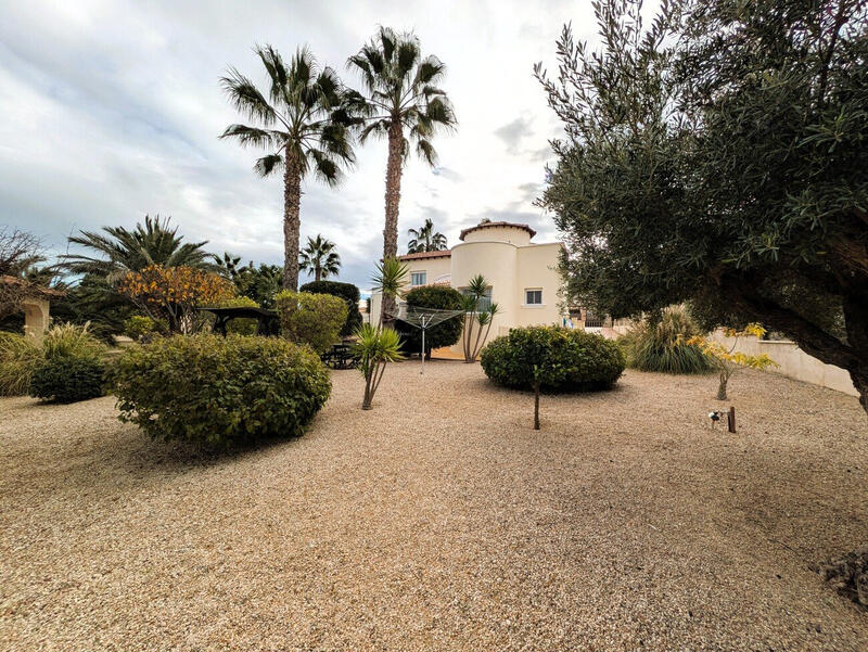 4 спальная комната вилла продается