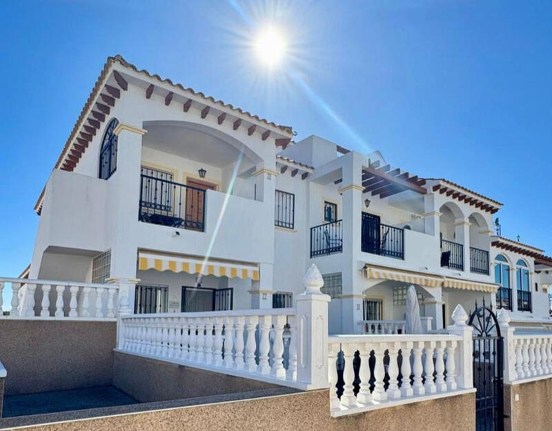 Villa Te koop in Orihuela Costa, Alicante