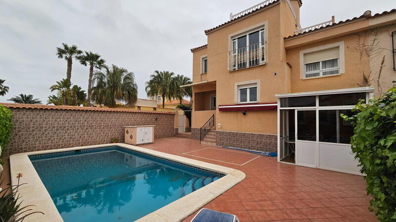 Villa for sale in Torrevieja, Alicante