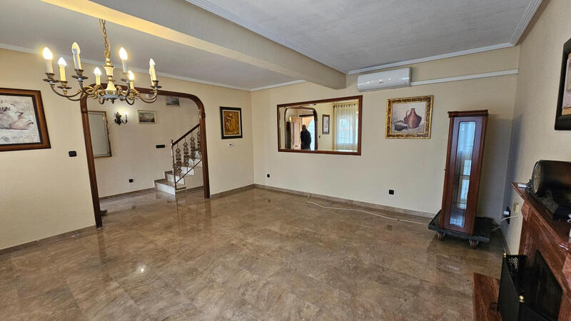 3 bedroom Villa for sale