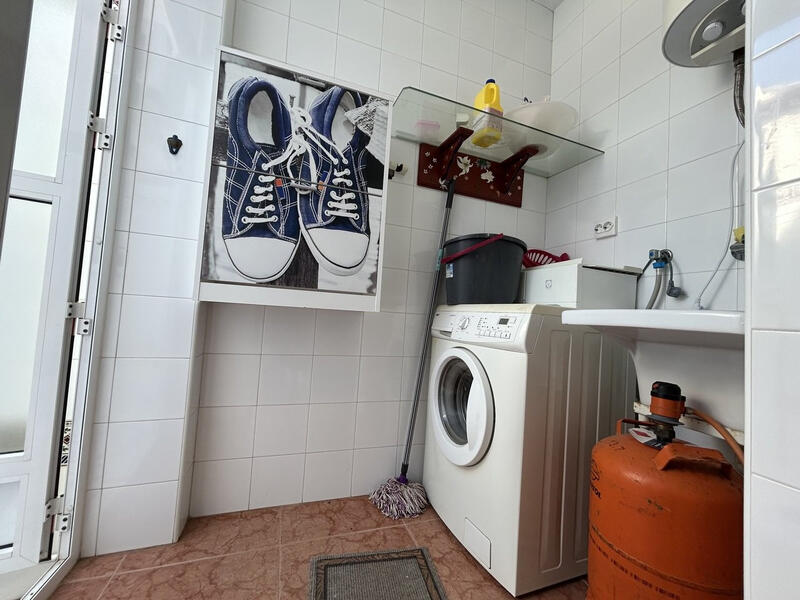 4 bedroom Townhouse for sale