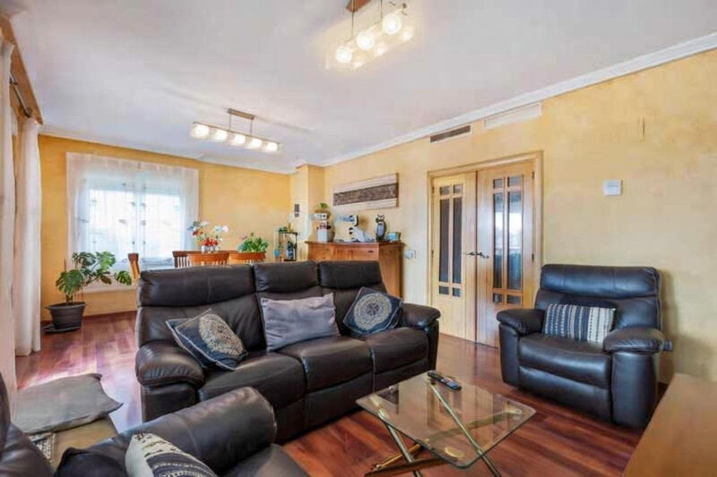 4 bedroom Villa for sale