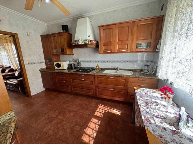 4 bedroom Villa for sale