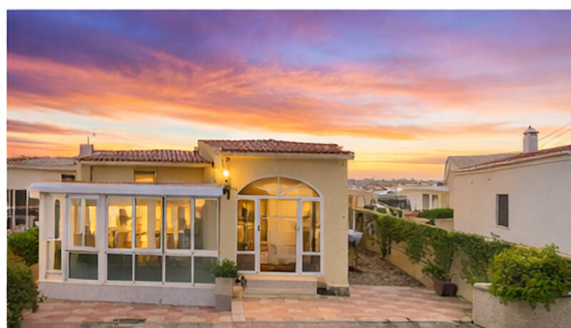 Villa for sale in San Fulgencio, Alicante