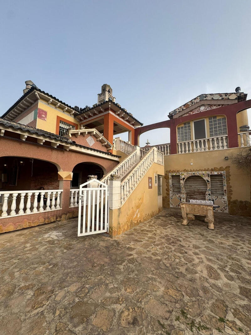 5 bedroom Villa for sale