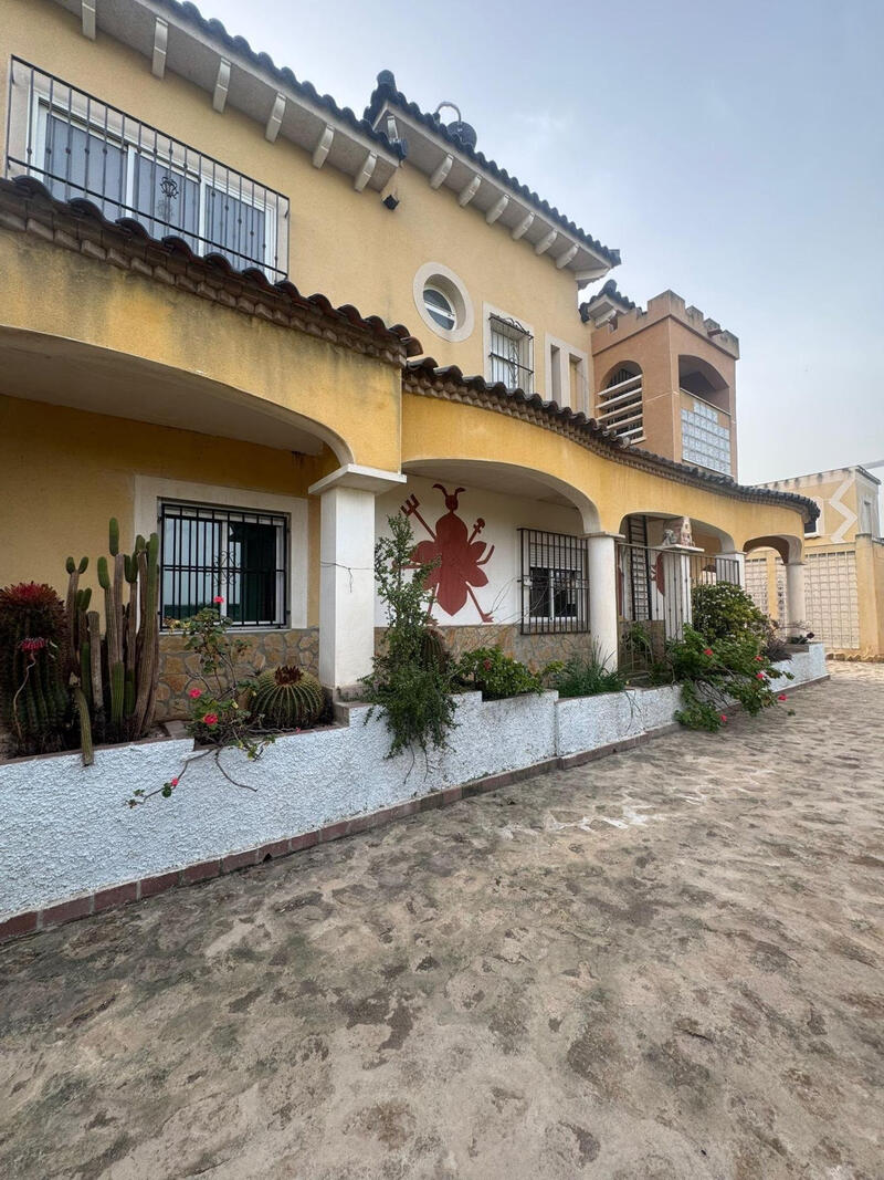 5 bedroom Villa for sale