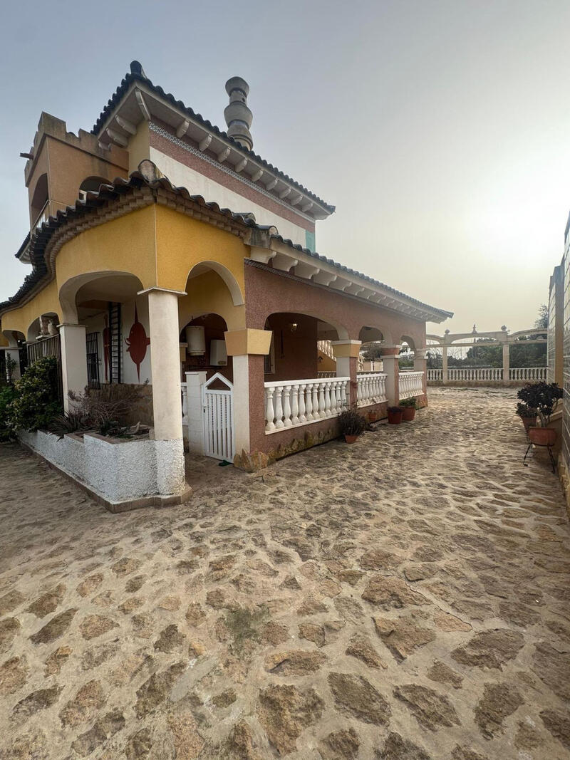 5 bedroom Villa for sale