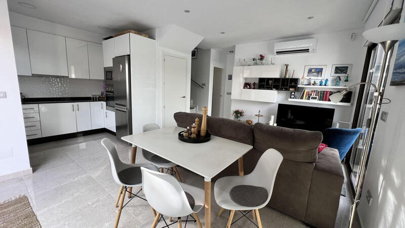 3 slaapkamer Gezinswoning Te koop