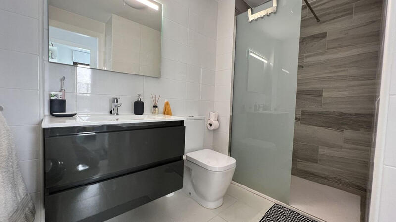 3 slaapkamer Gezinswoning Te koop