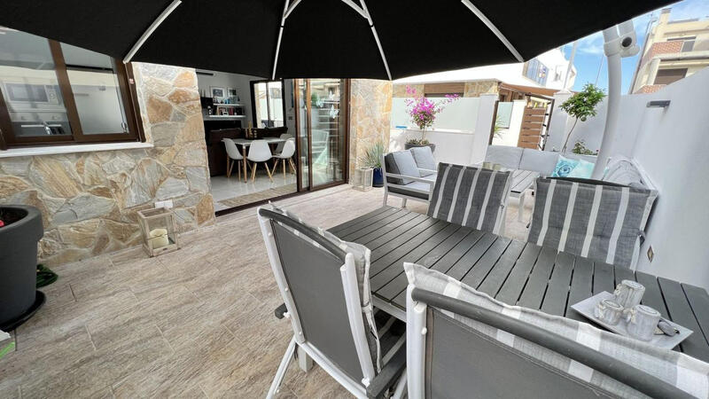 3 slaapkamer Gezinswoning Te koop