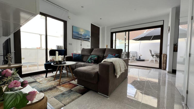 3 slaapkamer Gezinswoning Te koop