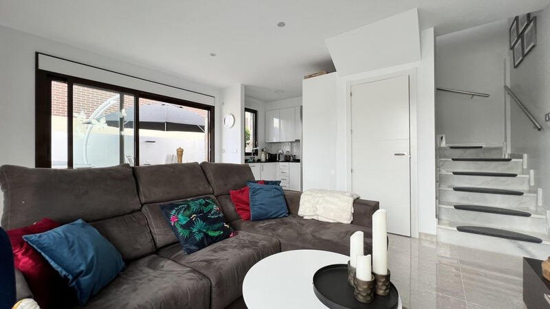 3 slaapkamer Gezinswoning Te koop