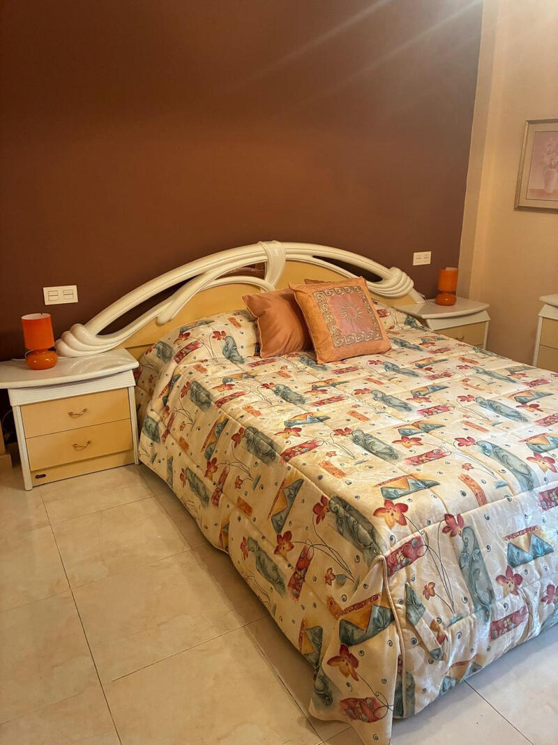 3 slaapkamer Gezinswoning Te koop