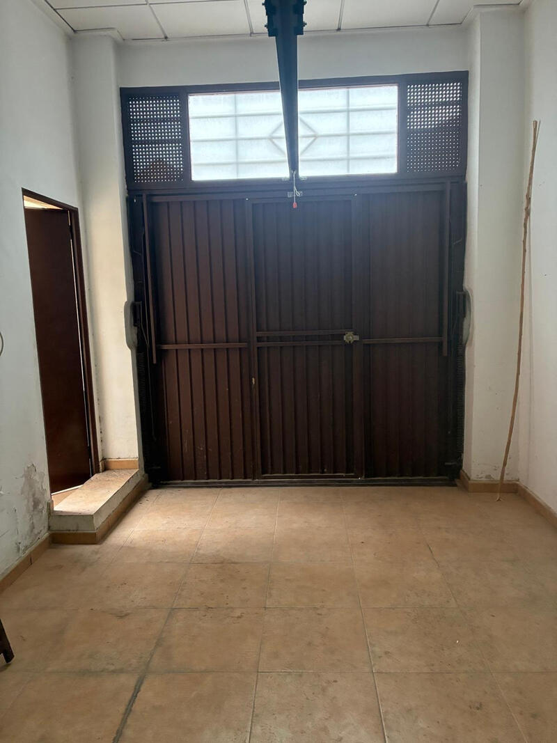 3 slaapkamer Gezinswoning Te koop