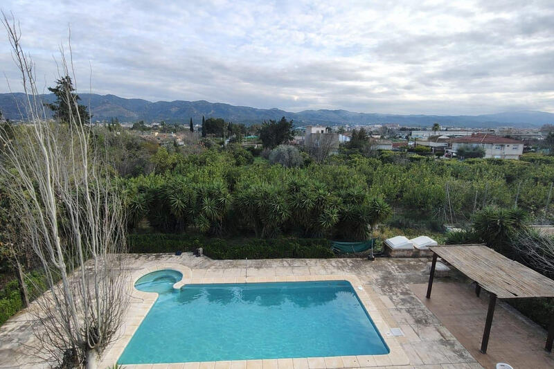 6 bedroom Country House for sale