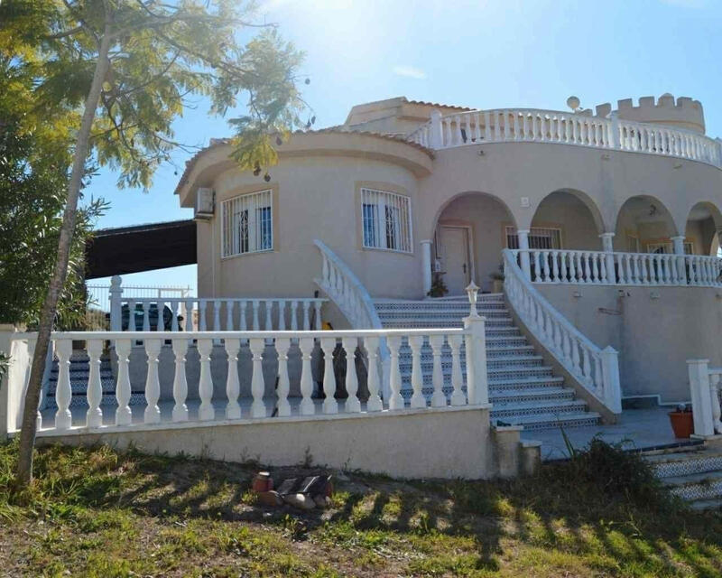 7 bedroom Villa for sale