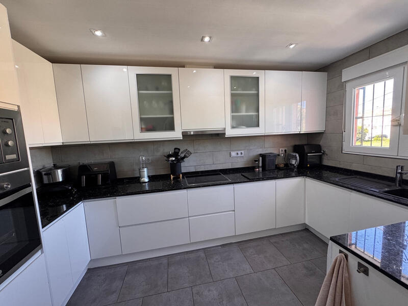 3 Schlafzimmer Villa zu verkaufen 3 Schlafzimmer Villa zu verkaufen