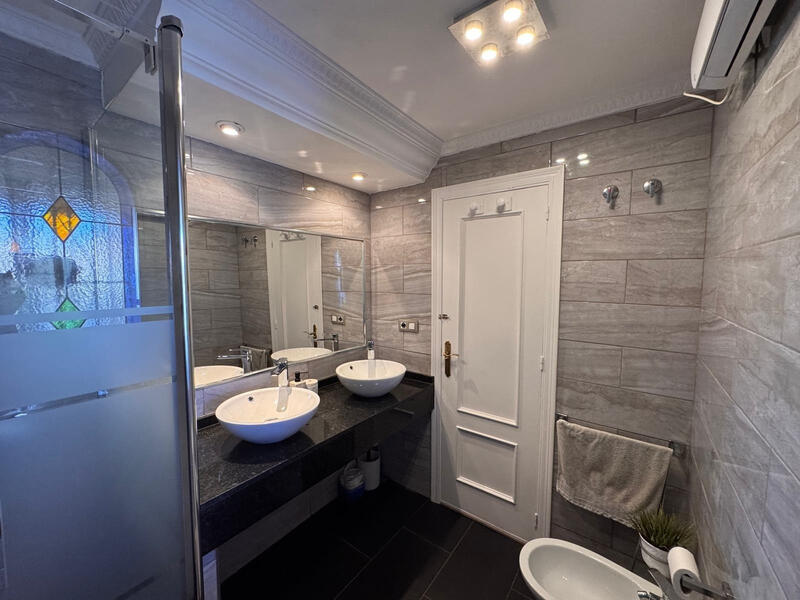 3 Schlafzimmer Villa zu verkaufen 3 Schlafzimmer Villa zu verkaufen