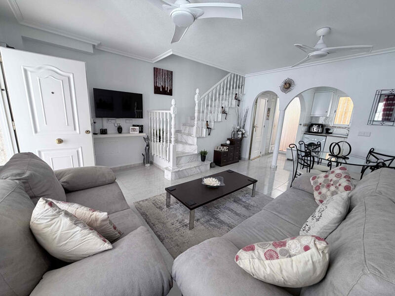 3 спальная комната городская тюрьма продается