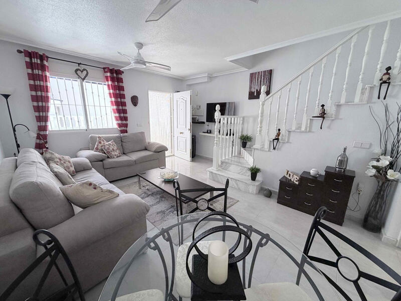 3 спальная комната городская тюрьма продается