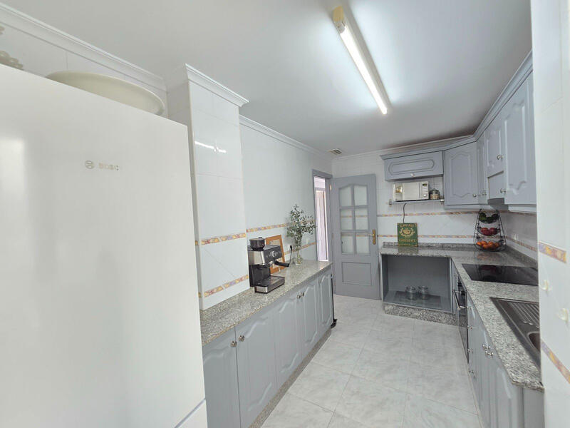 3 bedroom Apartment for sale