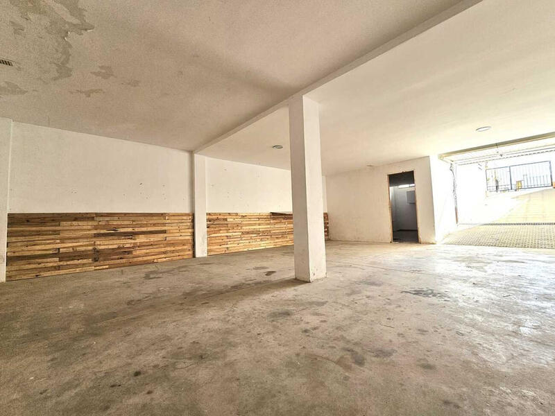 3 slaapkamer Gezinswoning Te koop