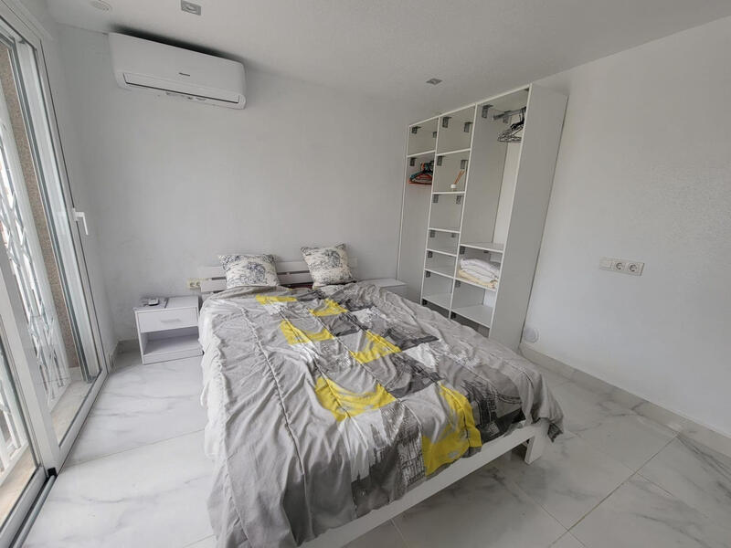 4 bedroom Townhouse for sale