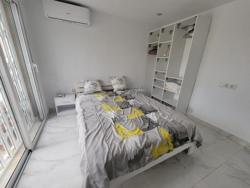 4 bedroom Townhouse for sale