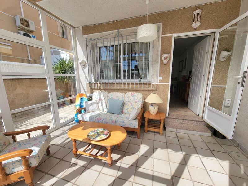 4 bedroom Townhouse for sale