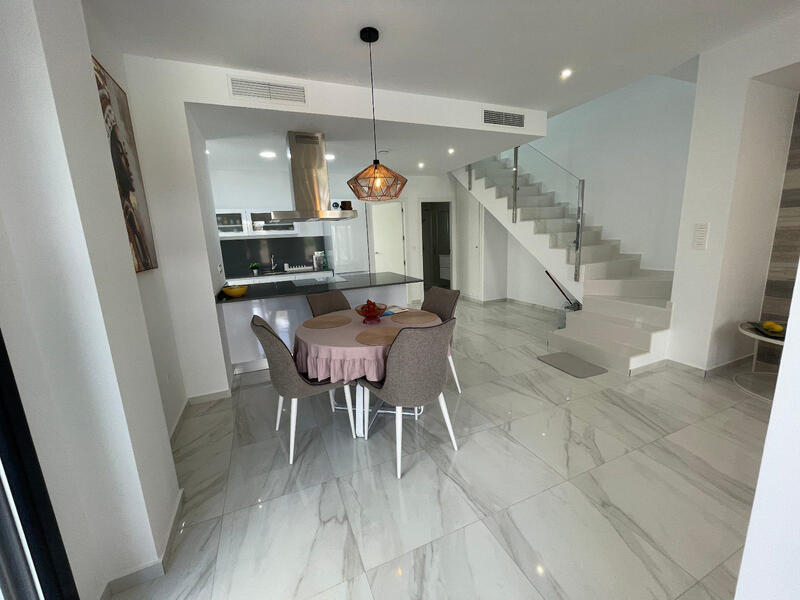 3 Cuarto Villa en venta